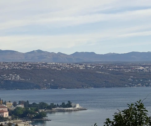 Opatijában szerkezetkész lakás kúttal eladó Horvátországban