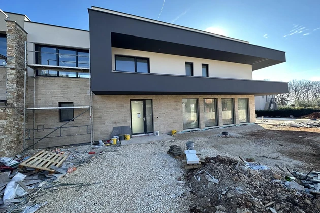 Maison jumelée moderne disponible à Marcana en Croatie