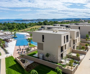 Villa di lusso in vendita a soli 150 metri dal mare a Umago in Croazia