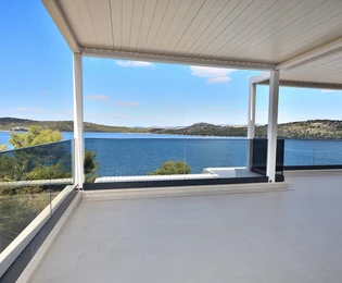 Primošten, Šparadići - Penthouse B4 with sea view, 5 m from the beach