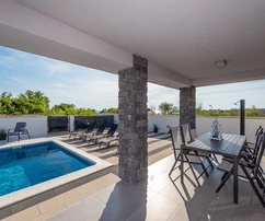 Villa di lusso con piscina e terrazza sul tetto - Privlaka, Zara, Dalmazia