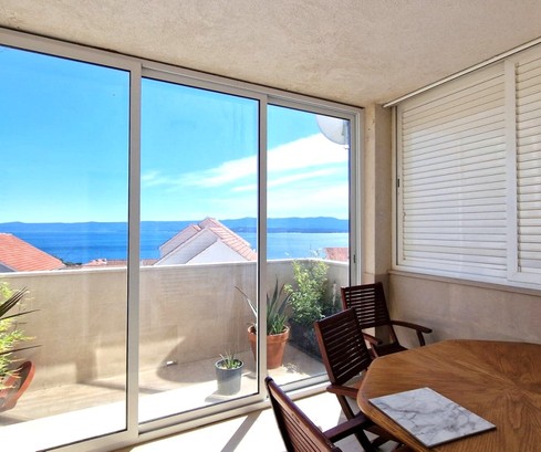 Tengerre néző, teraszos apartman Brač szigetén, galériával