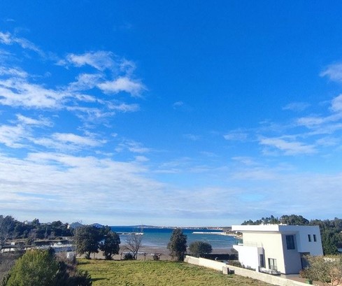 Appartement de trois chambres avec toit-terrasse à vendre à Zaton en Croatie