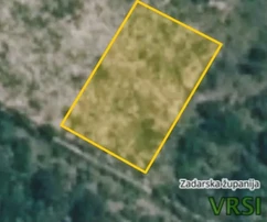 Terreno edificable en Vrsine - construye la casa de tus sueños!