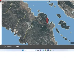 Terreno edificabile ideale per 4 ville a 100 m dalla spiaggia sabbiosa