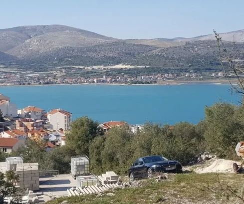 Trogir, Miševac, Baugrundstück 2836 m2, Meerblick