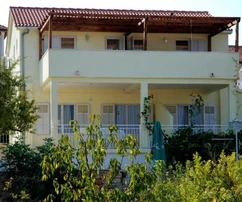 Maison à vendre à Sutivan avec piscine et jardin en Croatie