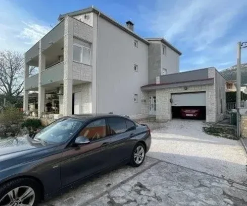 Kaštel Stari, отдельный дом 414 м2 с двором 500 м2 и гаражом, вид