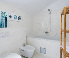 Moderna casa frente al mar en venta en Blato, Croacia