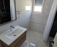 Okrug, appartement 3 chambres 95 m² + jardin 70 m², immeuble neuf avec piscine, meublé