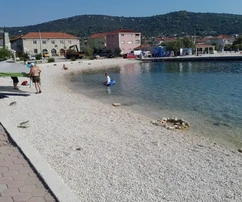 Marina, Vinišće, działka budowlana 483 m2, 160 m od morza i plaży