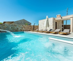 Luxury Stone Villa with Heated Pool, Sauna & Jacuzzi in Privlaka