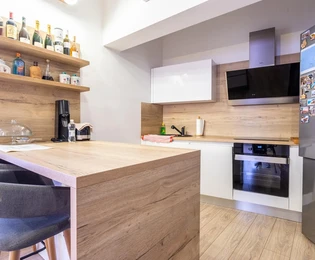 Casa bifamiliare in vendita vicino al mare a Kaštela in Croazia