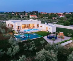 Luxus villa medencével - Zadar környéke, Horvátország - magán birtok vendégházzal