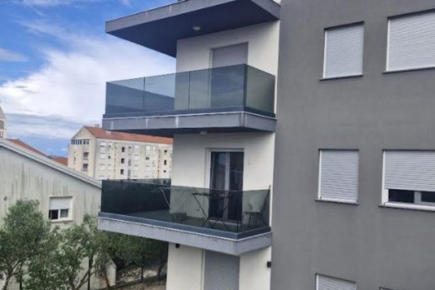 Apartamento con vistas panorámicas en venta en Bili Brig, Croacia
