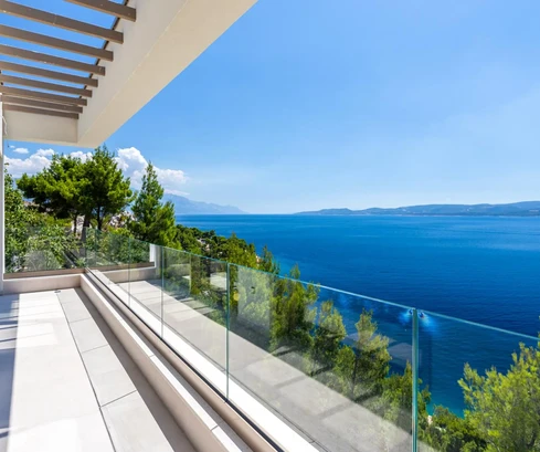 Villa di lusso in vendita proprio sul lungomare di Omiš in Croazia