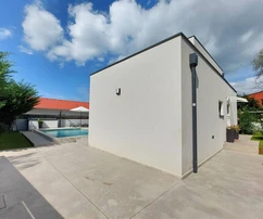 Modern villa medencével eladó Ližnjanban Horvátországban