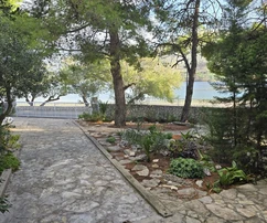 Tengerparti ház eladó Grebašticában, Šibenik közelében Horvátországban