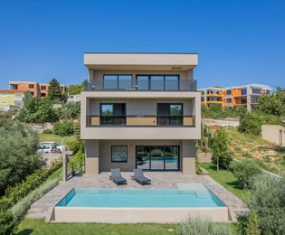 Villa moderna con piscina in vendita a Medolino in Croazia