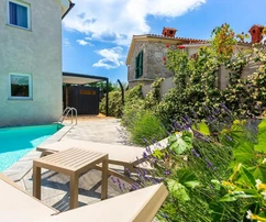 Krk, Dobrinj, casa bifamiliare moderna con piscina e sauna, 107 m², giardino 315 m²