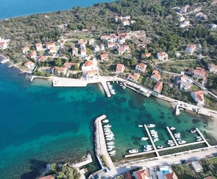 Terreno edificabile con progetti concettuali in vendita a Lukoran sull'isola di Ugljan