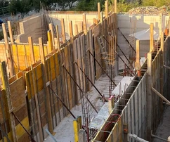 Vícegenerační vila se samostatnými byty na prodej v Sutivanu v Chorvatsku