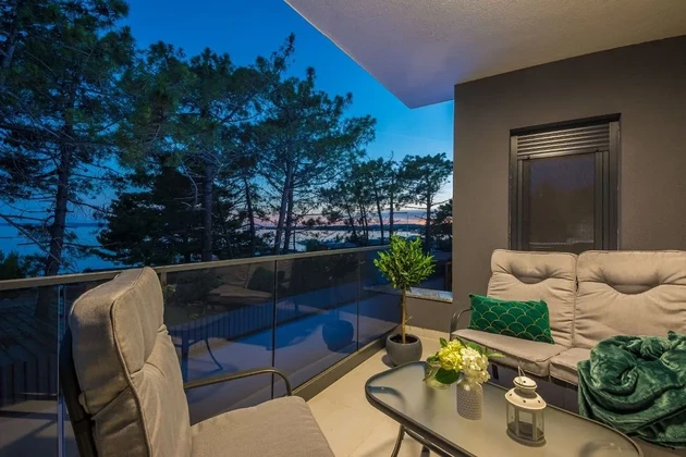 Villa vicino al centro, dotata di piscina e terrazza sul tetto
