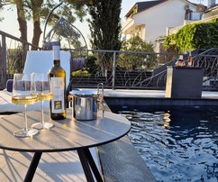 Luxusvilla mit Pool in Brodarica zu verkaufen