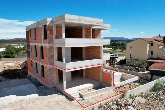 Vodice – Luxus S1-es apartman kerttel, csendes helyen, új építésű