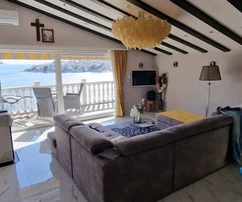 Ciovo, Okrug, immeuble d'appartements 250 m2, deuxième rangée de la mer, vue sur la mer