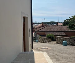 Istrie, Vrsar, zrekonstruovaný dům s otevřeným výhledem na moře poblíž mariny na prodej