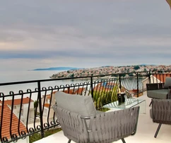 Ciovo, Okrug, luksusowa willa 390 m2 z basenem i otwartym widokiem na morze