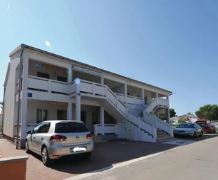 Casa a schiera bifamiliare con possibilità di acquistare una seconda parte identica