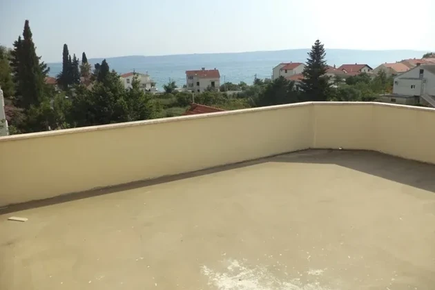 K. Gomilica, pohodlný třípokojový byt o rozloze 230 m2 s velkou terasou