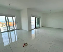 Appartamento attraente con vista mare e giardino, in una posizione tranquilla!