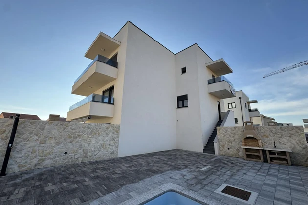 Pag, Povljana, apartment with pool, 350m from the sea