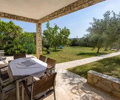 Medulin - Maison familiale avec piscine, deux terrasses sur le toit et vue panoramique sur la mer