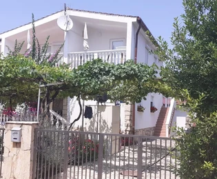 Apartment house - Privlaka - 6 apartments