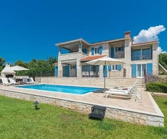 Višnjan | Luxury Villa for Sale with Private Jacuzzi, Sauna, and Pool