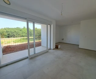 Poreč, Istrie: Moderní přízemní byt na prodej