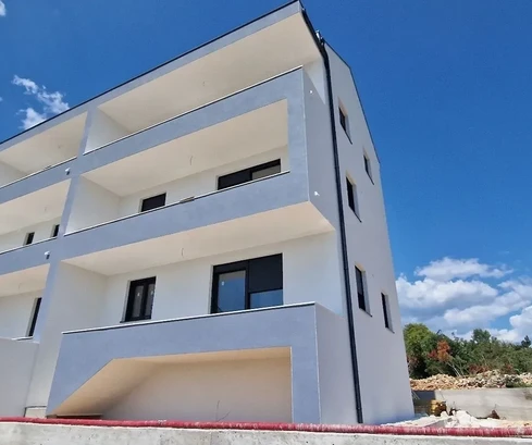 Trogir, Saldun, dvoupodlažní byt se 2 ložnicemi, 82 m2, novostavba, výhled na moře