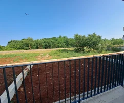 Poreč, Istrien: Moderne Erdgeschosswohnung zu verkaufen