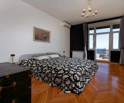 Tágas lakás eladó egy elegáns opatijai villában Horvátországban