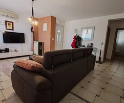 Apartamento en planta baja, isla de Krk, zona de Krk – terraza 40 m²!