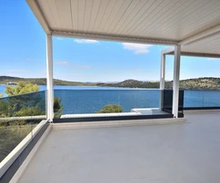 Primošten, Šparadići - Penthouse B4 avec vue sur la mer, à 5 m de la plage