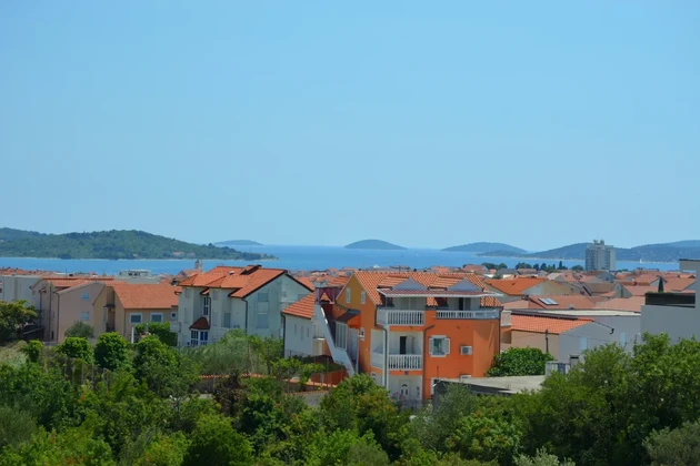 Vodice - Appartement trois pièces S8 au deuxième étage, avec vue sur la mer