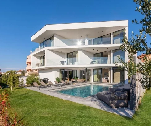 Istrien, Pula – Luxuriöse villa mit meerblick und modernen annehmlichkeiten zu verkaufen