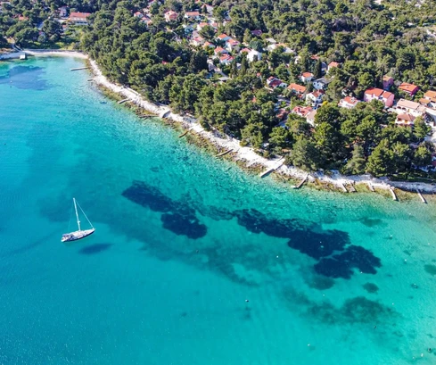Mali Lošinj, detached house with an apartment and three smaller apartments
