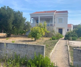 Family home for sale right on the waterfront in Ugljan in Croatia