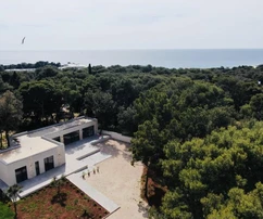 Nowoczesny parterowy dom w Rovinj na sprzedaż, położony blisko morza w Chorwacji